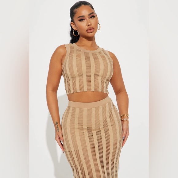 Taupe Crochet two piece set - Picture 4 of 6